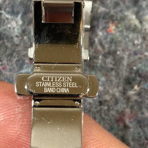 Citizen Women's Eco-Drive Stainless Steel Saphire Diamond Watch w/Case - Picture 7 of 14